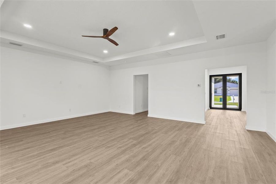 Spacious, unfurnished interior of a new home in , Punta Gorda (Image 11).