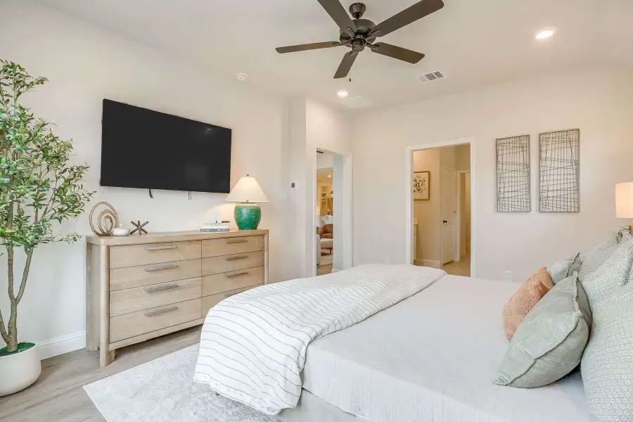 Furnished interior view inside a new home in Creekside, Royse City (Image 12).
