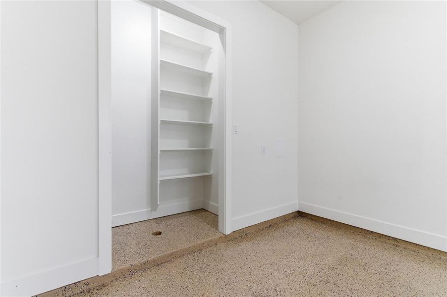 Spacious, unfurnished interior of a new home in , West Tawakoni (Image 31).