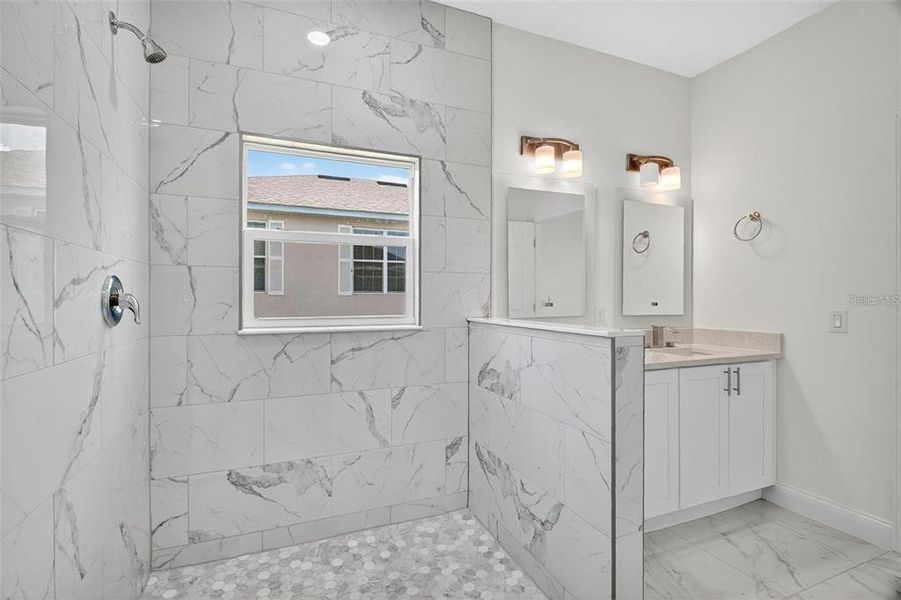 Furnished interior view inside a new home in , Umatilla (Image 8).