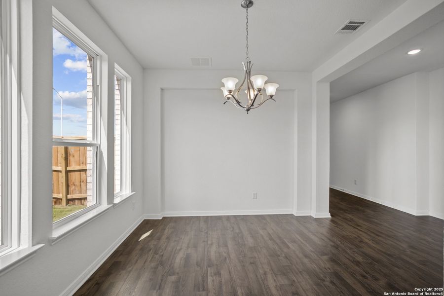Spacious, unfurnished interior of a new home in Homestead, Schertz (Image 24).