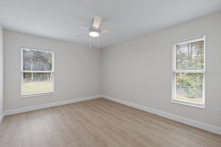 Spacious, unfurnished interior of a new home in , Citrus Springs (Image 24).