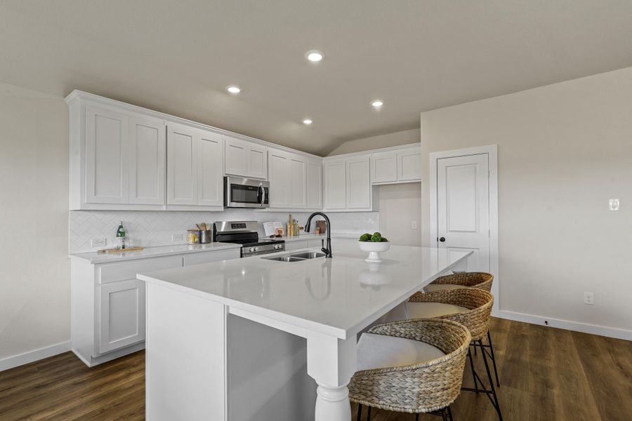 Representative furnished interior of a home built from the Essex by Cheldan Homes in Craftsmen's Corner, Cleburne (Image 22). Representative furnished interior of a home built from the Essex by Cheldan Homes in Craftsmen's Corner, Cleburne (Image 22).