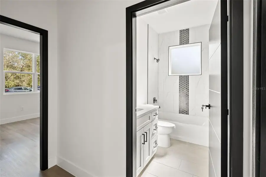 Image 47 of a home in .