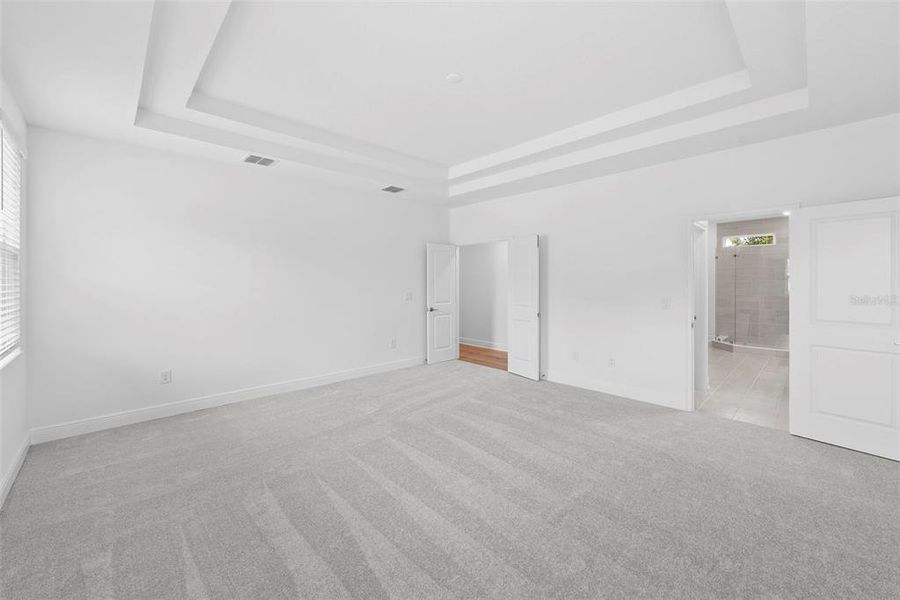 Spacious, unfurnished interior of a new home in , St. Petersburg (Image 38).