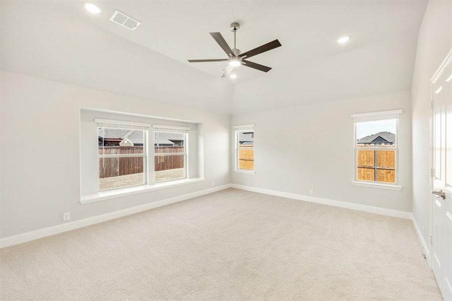 Spacious, unfurnished interior of a new home in Somerset, Mansfield (Image 23).