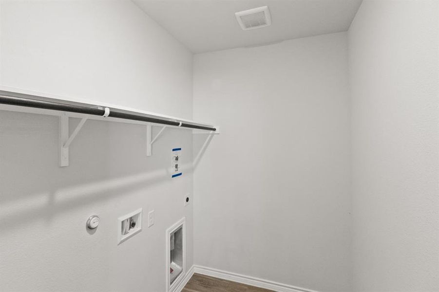 Spacious, unfurnished interior of a new home in Retreat at Fossil Creek, Fort Worth (Image 15). Spacious, unfurnished interior of a new home in Retreat at Fossil Creek, Fort Worth (Image 15).