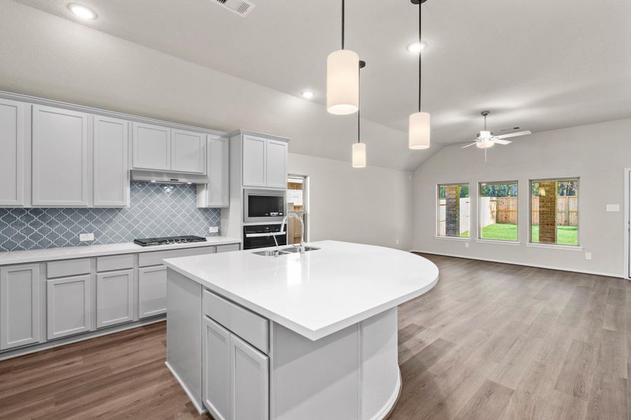 Furnished interior view inside a new home in The Highlands 45', Porter (Image 10).