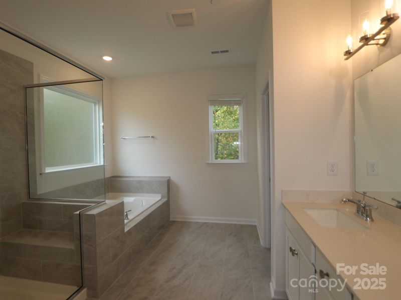 Owners bathroom Owners bathroom