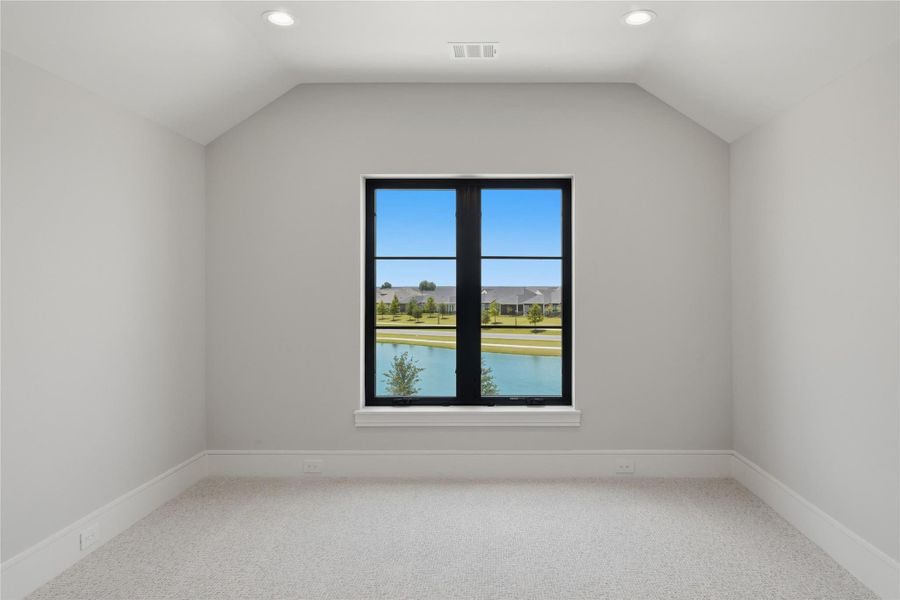 Spacious, unfurnished interior of a new home in , Willis (Image 19).