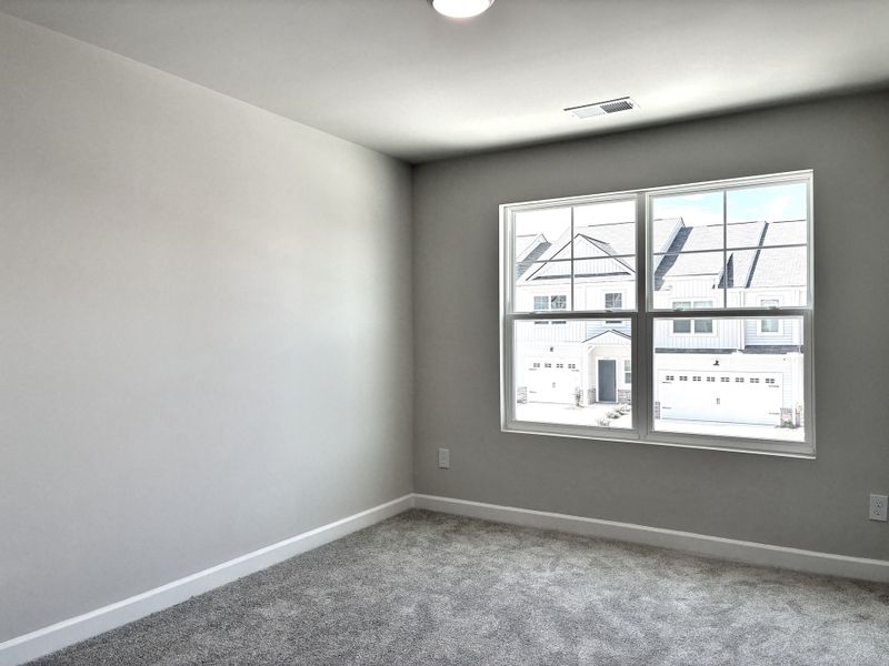 Spacious, unfurnished interior of a new home in Miller Park, Greenville (Image 13).
