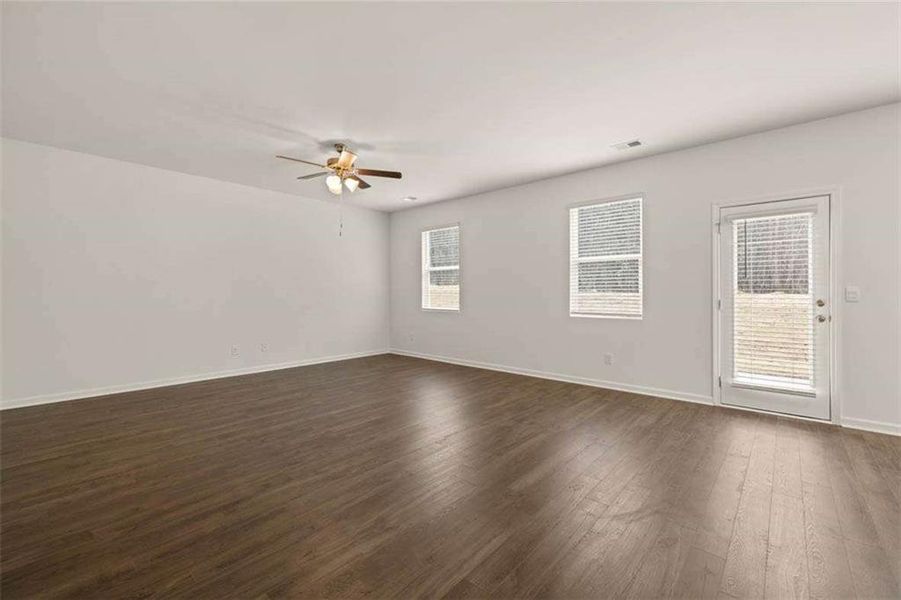 Spacious, unfurnished interior of a new home in Oakchase at Hampton, Hampton (Image 20).