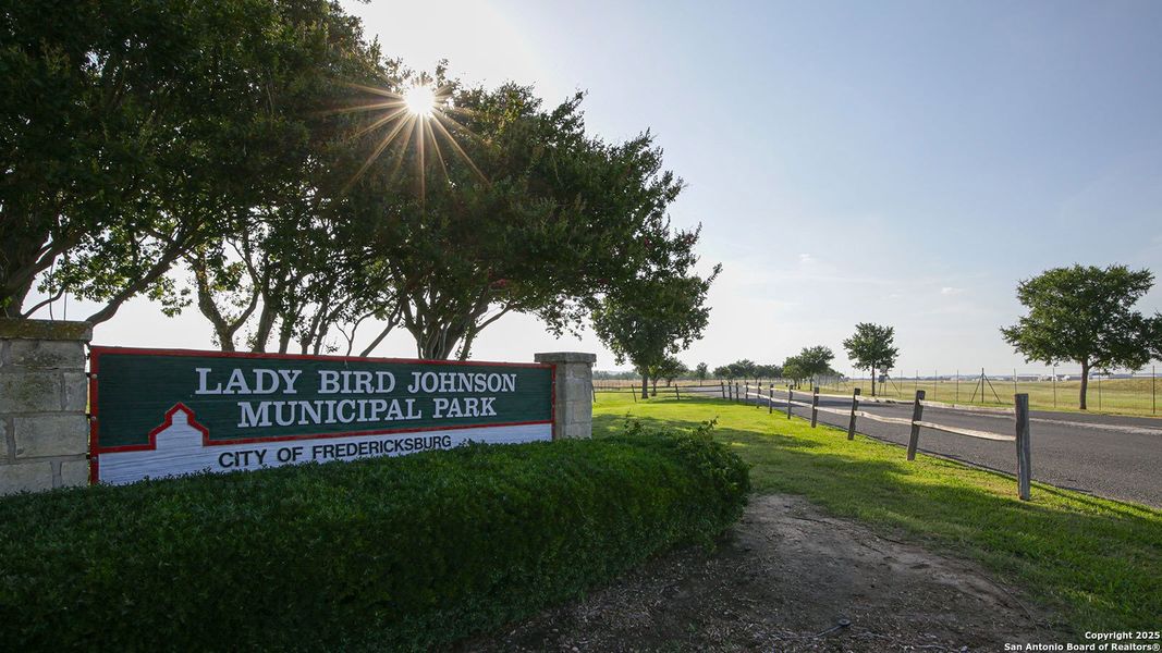 Image 10 of a home in Sonoma Oaks.