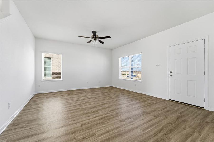 Spacious, unfurnished interior of a new home in La Terra, Celina (Image 12).