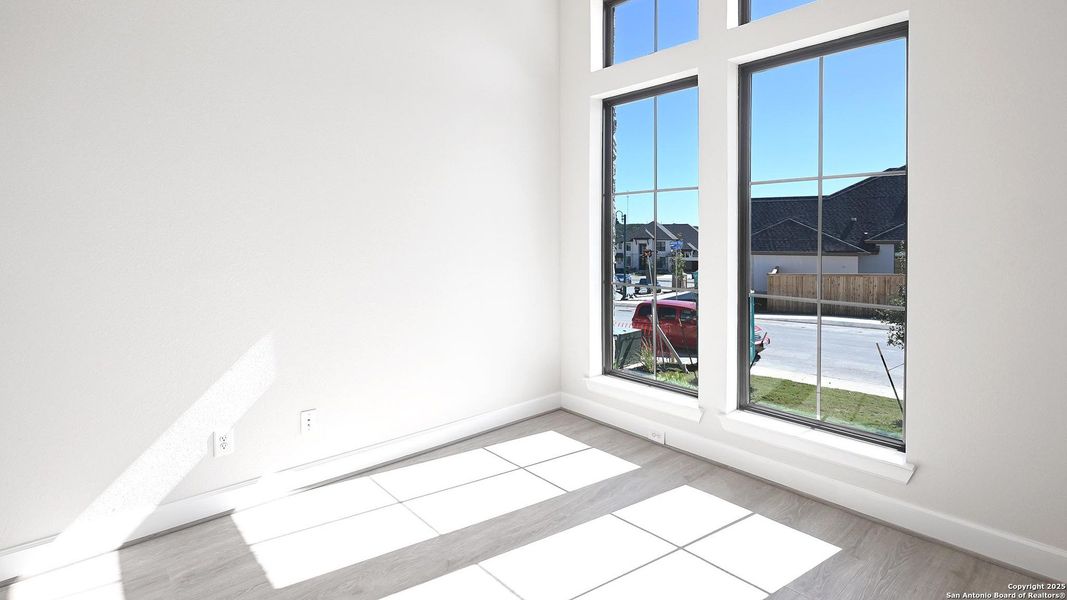 Spacious, unfurnished interior of a new home in Kinder Ranch 70', San Antonio (Image 17). Spacious, unfurnished interior of a new home in Kinder Ranch 70', San Antonio (Image 17).