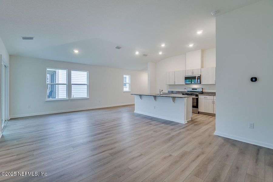 Spacious, unfurnished interior of a new home in Stonecrest, St. Johns (Image 15).