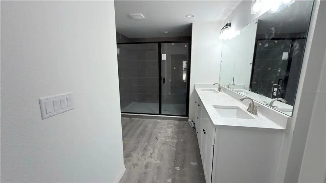 Furnished interior view inside a new home in , Dunnellon (Image 4).