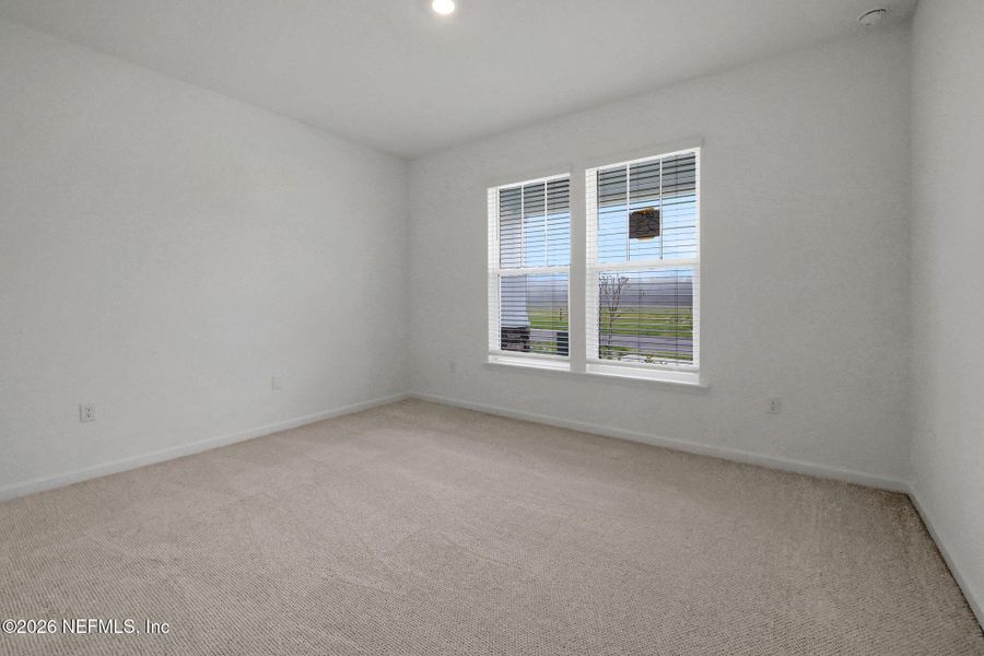 Spacious, unfurnished interior of a new home in Jennings Farm, Middleburg (Image 38).