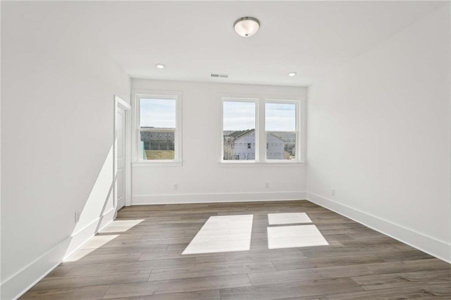 Spacious, unfurnished interior of a new home in Park Vue, Atlanta (Image 35).