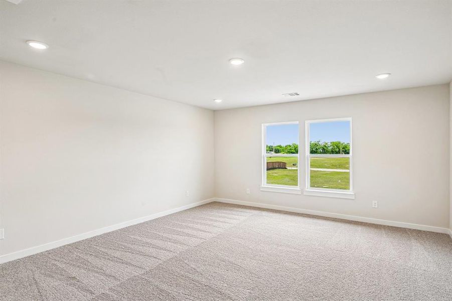 Spacious, unfurnished interior of a new home in Overland Grove, Forney (Image 18).