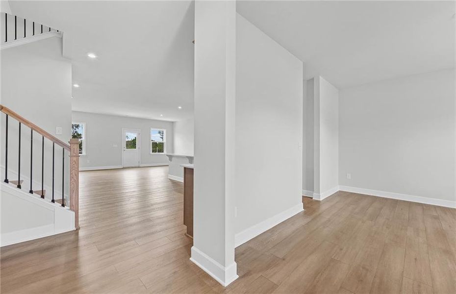 Spacious, unfurnished interior of a new home in Anderson Point, McDonough (Image 13).