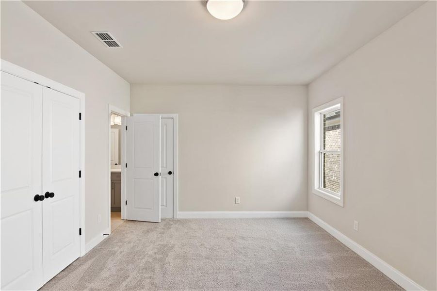 Spacious, unfurnished interior of a new home in Waterhaven, Cumming (Image 20).