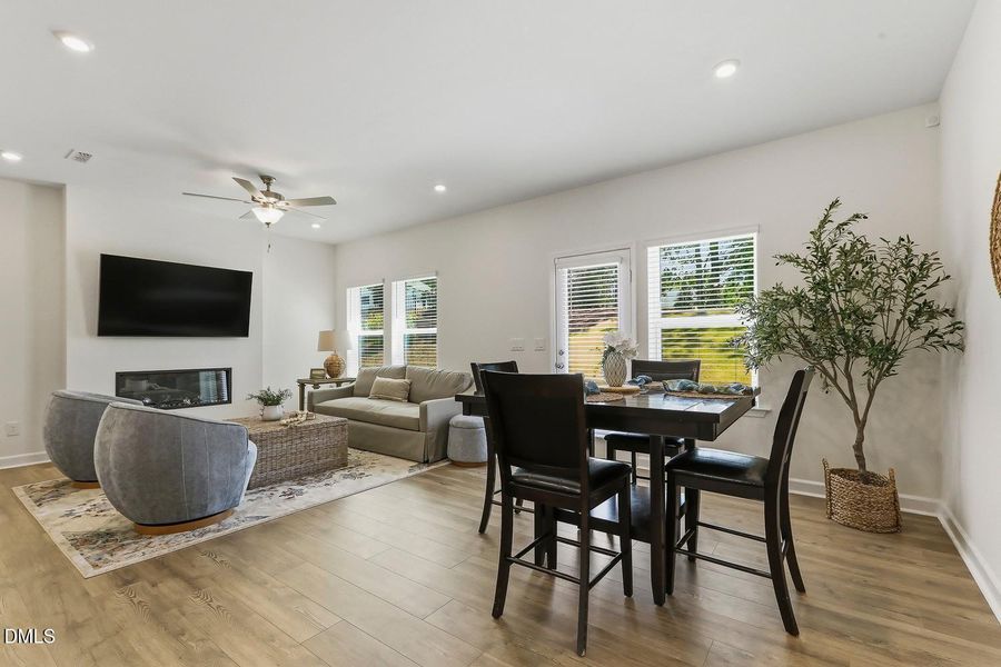 016-060-Dining Room-1500x1000