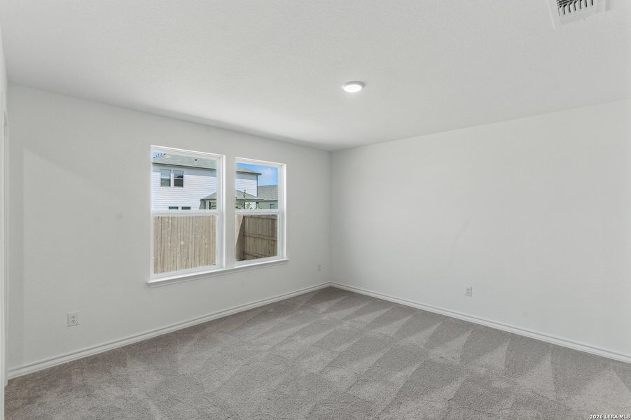 Spacious, unfurnished interior of a new home in Davis Ranch, San Antonio (Image 18).