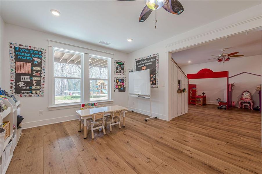 Furnished interior view inside a new home in , Waleska (Image 44).