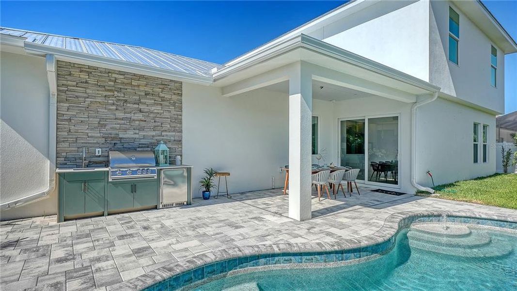 Exterior details and patio area of a home in , Bradenton (Image 31).