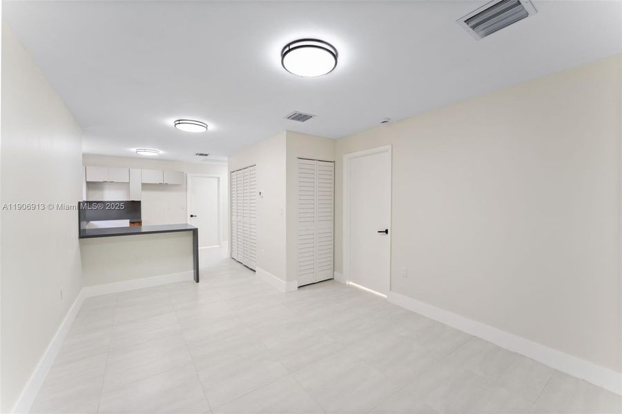 Spacious, unfurnished interior of a new home in , Miami (Image 26).