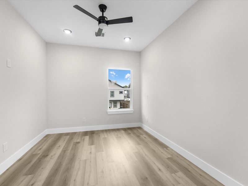 Spacious, unfurnished interior of a new home in , Houston (Image 16).