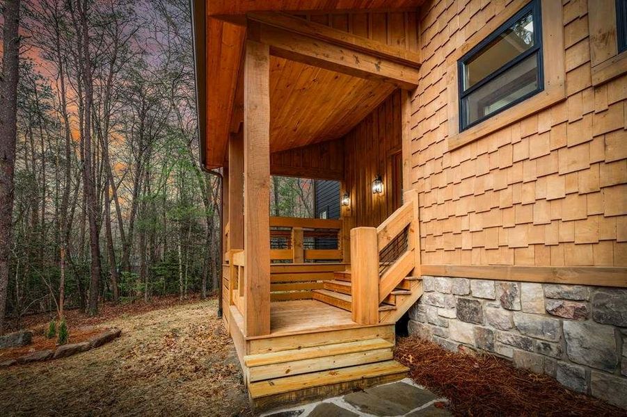 Exterior details and patio area of a home in , McCaysville (Image 3).