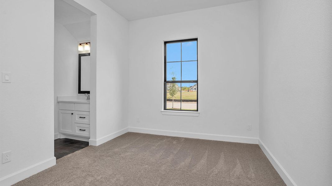 Spacious, unfurnished interior of a new home in Fulshear Lakes 80', Fulshear (Image 11).