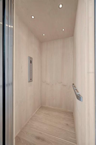 Spacious, unfurnished interior of a new home in , St. Petersburg (Image 27).