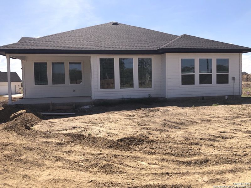Exterior details and patio area of a home in Sienna Lakes, San Antonio (Image 1). Exterior details and patio area of a home in Sienna Lakes, San Antonio (Image 1).