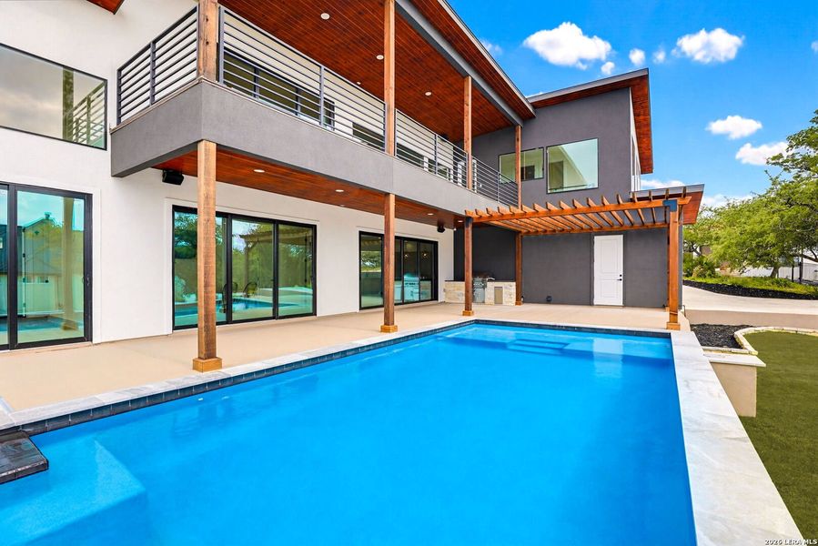 Exterior details and patio area of a home in , San Antonio (Image 28).