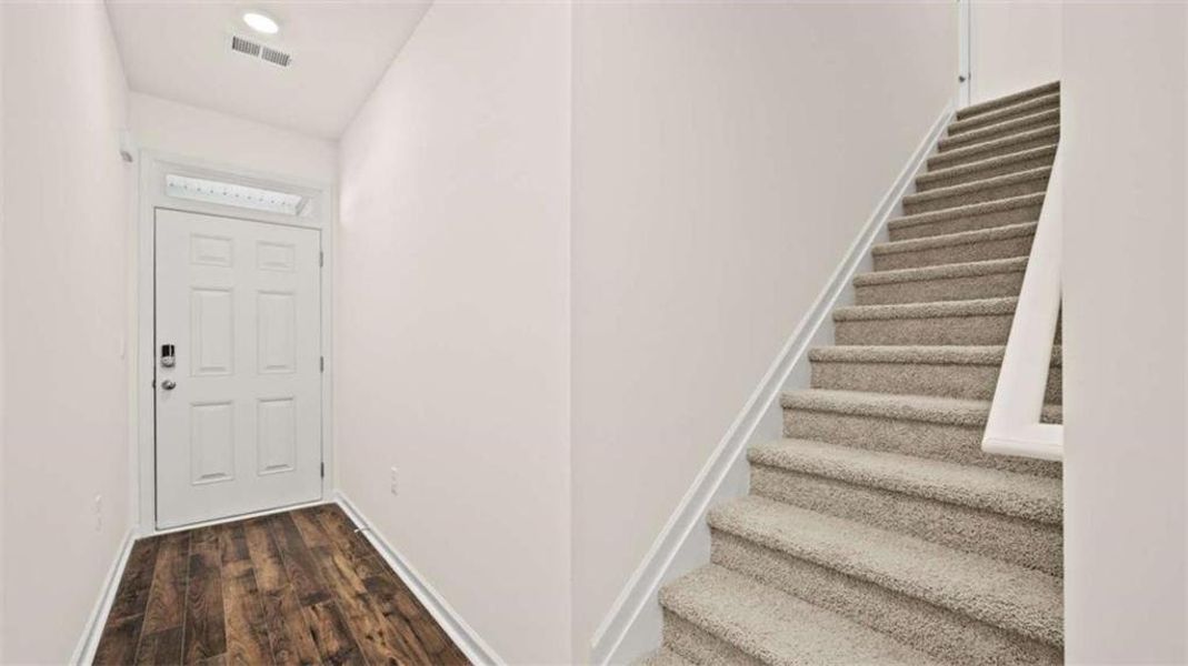 Spacious, unfurnished interior of a new home in Inverness at Sugarloaf, Lawrenceville (Image 19).