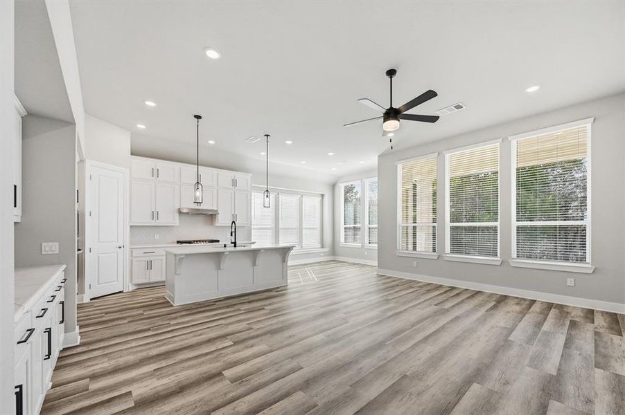 Spacious, unfurnished interior of a new home in Aster Park, McKinney (Image 12).