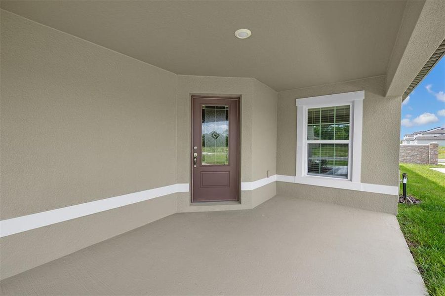 Exterior details and patio area of a home in Gum Lake Preserve, Lake Alfred (Image 3).