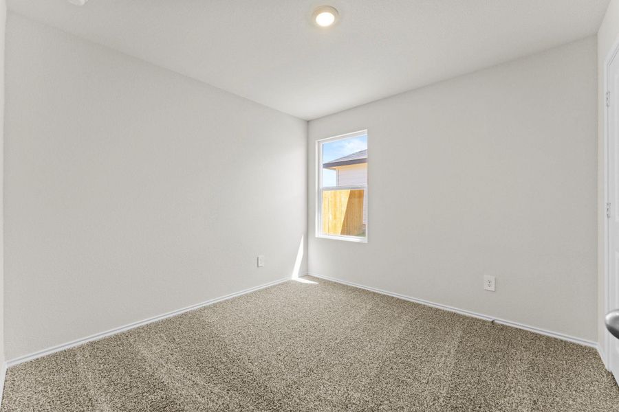 Spacious, unfurnished interior of a new home in Ladera, Luling (Image 19).