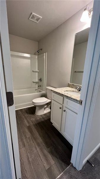 Furnished interior view inside a new home in , Union City (Image 8).