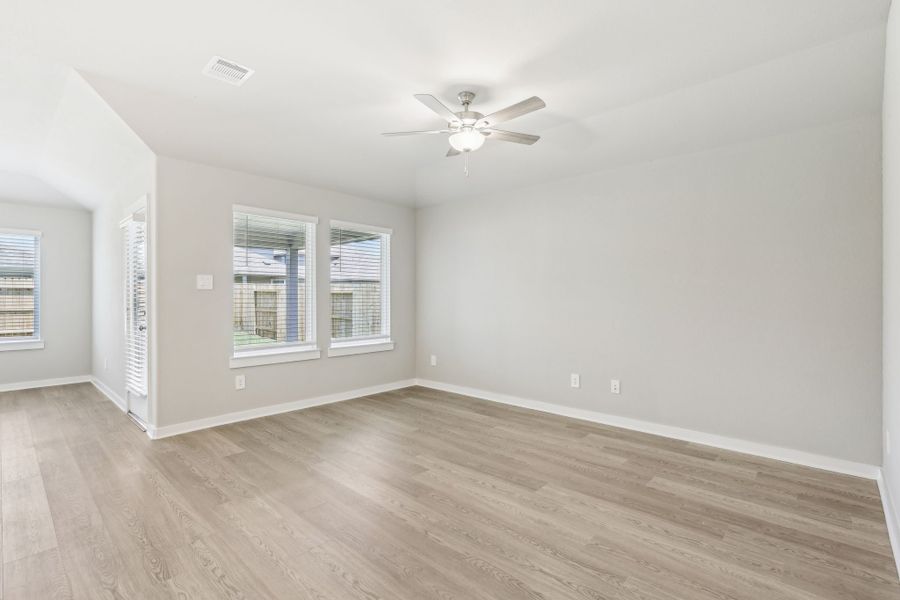 Spacious, unfurnished interior of a new home in Heights of Barbers Hill, Mont Belvieu (Image 12). Spacious, unfurnished interior of a new home in Heights of Barbers Hill, Mont Belvieu (Image 12).