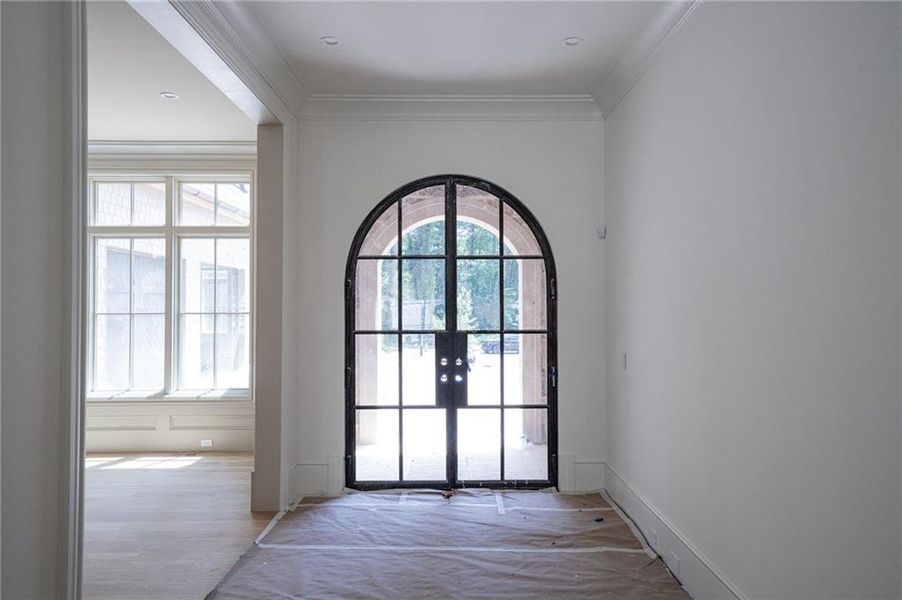 Spacious, unfurnished interior of a new home in Blue Heron Walk, Atlanta (Image 8).