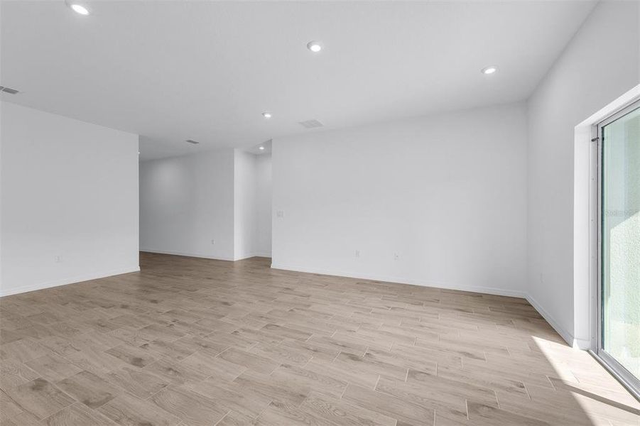 Spacious, unfurnished interior of a new home in Scenic Terrace, Lake Hamilton (Image 25). Spacious, unfurnished interior of a new home in Scenic Terrace, Lake Hamilton (Image 25).