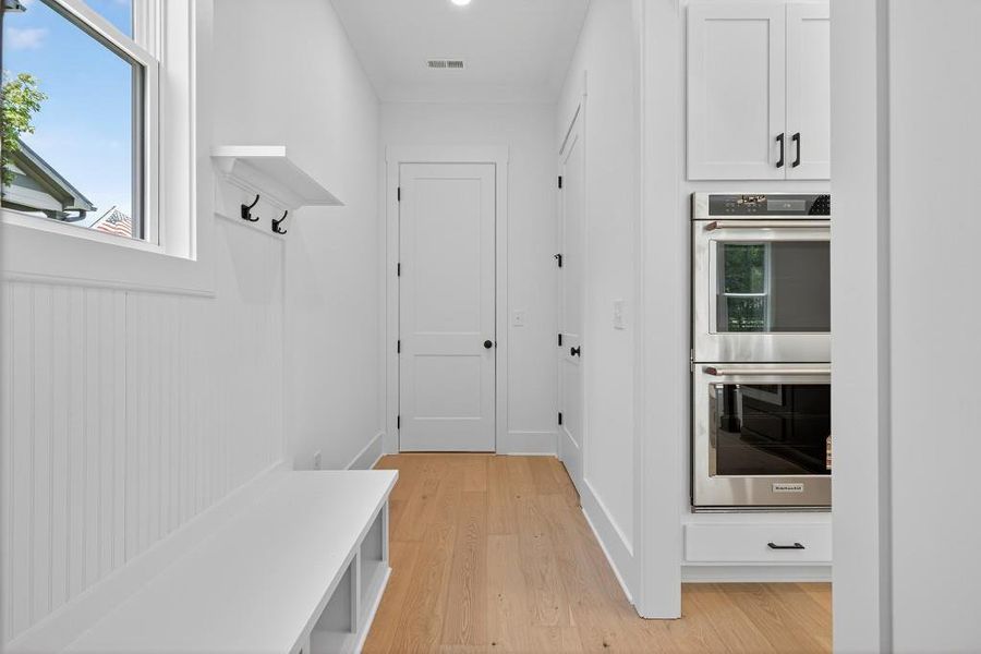 Furnished interior view inside a new home in Livingstone Park, Kennesaw (Image 8).
