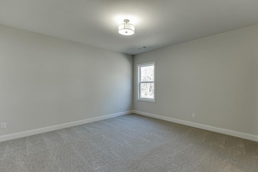 Spacious, unfurnished interior of a new home in , Bishop (Image 47).