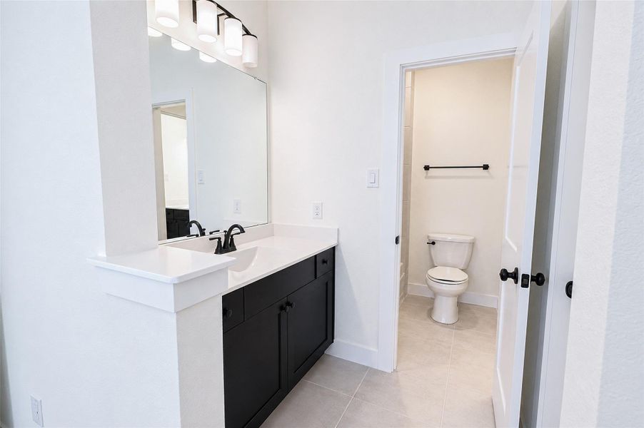Furnished interior view inside a new home in , Katy (Image 11).