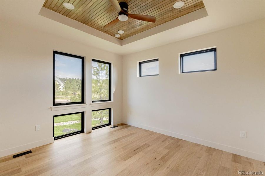 Image 40 of a home in .