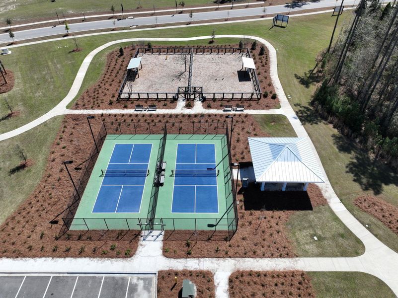 Community amenities in Summerwind Crossing at Lakes of Cane Bay, Summerville (Image 39).